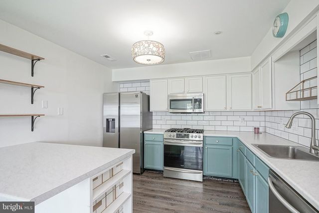 6201 RIVERFRONT DR, Palmyra, NJ 08065