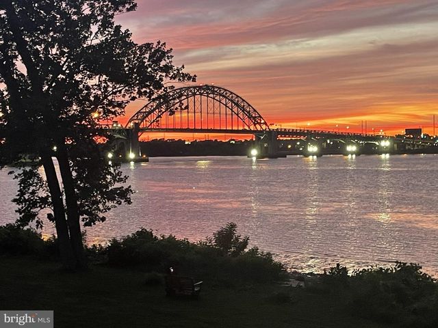 6201 RIVERFRONT DR, Palmyra, NJ 08065