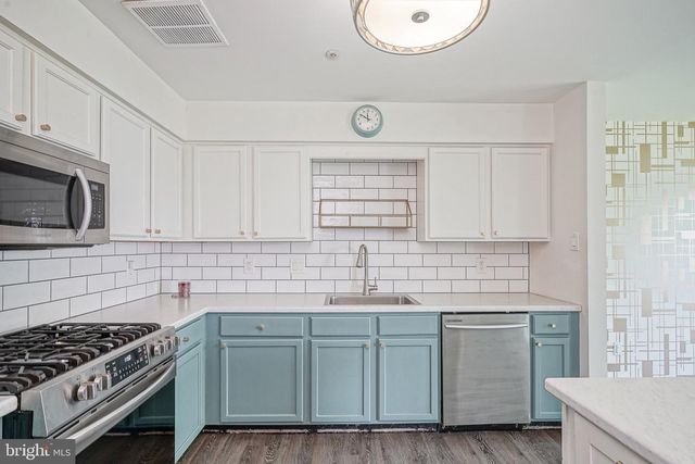 6201 RIVERFRONT DR, Palmyra, NJ 08065