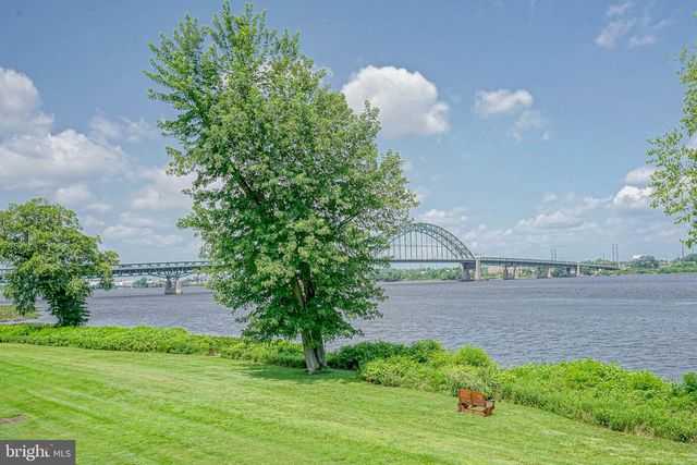 6201 RIVERFRONT DR, Palmyra, NJ 08065