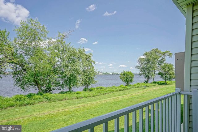 6201 RIVERFRONT DR, Palmyra, NJ 08065