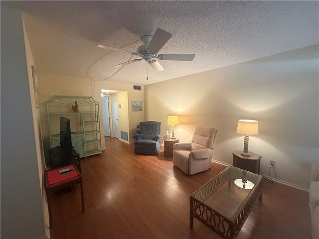 7 Vista Gardens Trail 103, Vero Beach, FL 32962