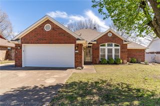 632 Meadowbrook Drive, Alma, AR 72921