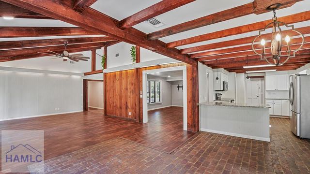 555 East Magnolia Street, Jesup, GA 31545