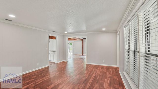 555 East Magnolia Street, Jesup, GA 31545