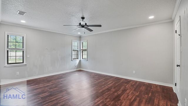 555 East Magnolia Street, Jesup, GA 31545