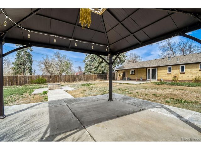 343 Galena St, Aurora, CO 80010