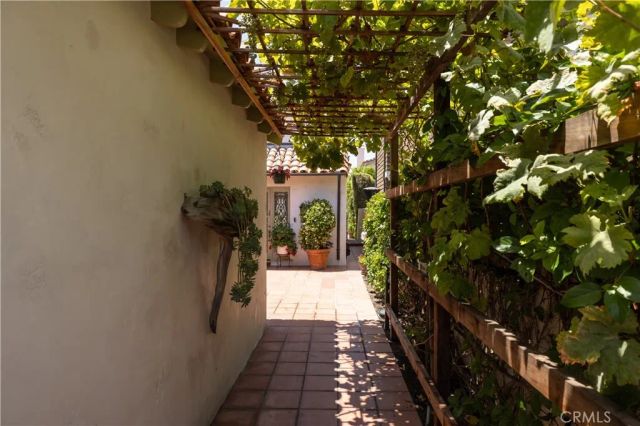111 Via Ravenna, Newport Beach, CA 92663