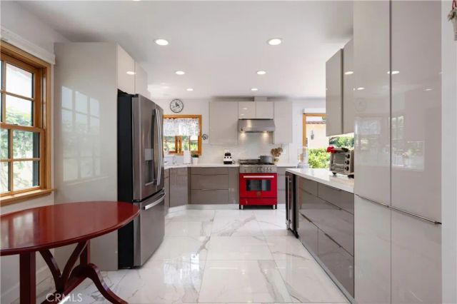 111 Via Ravenna, Newport Beach, CA 92663