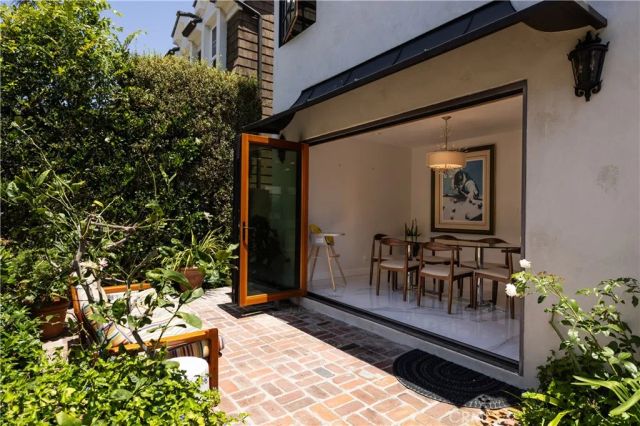 111 Via Ravenna, Newport Beach, CA 92663
