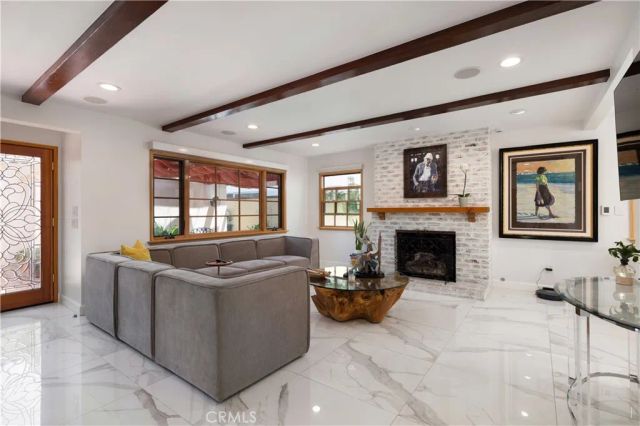 111 Via Ravenna, Newport Beach, CA 92663