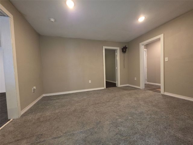 409 E Houston Street, Mexia, TX 76667