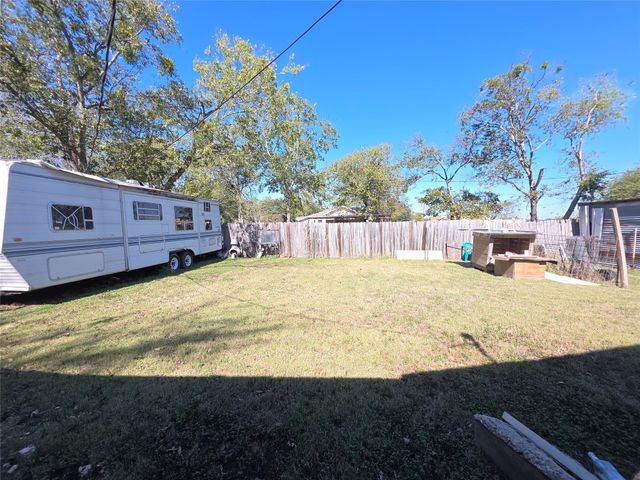 409 E Houston Street, Mexia, TX 76667