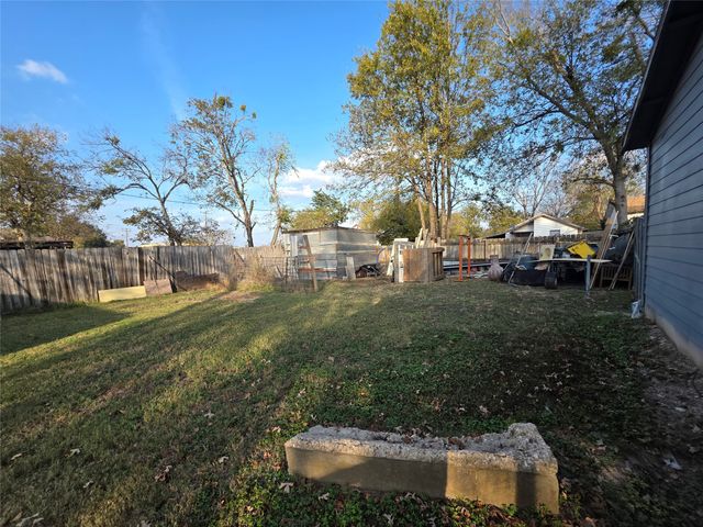 409 E Houston Street, Mexia, TX 76667