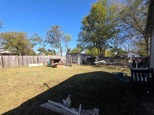 409 E Houston Street, Mexia, TX 76667