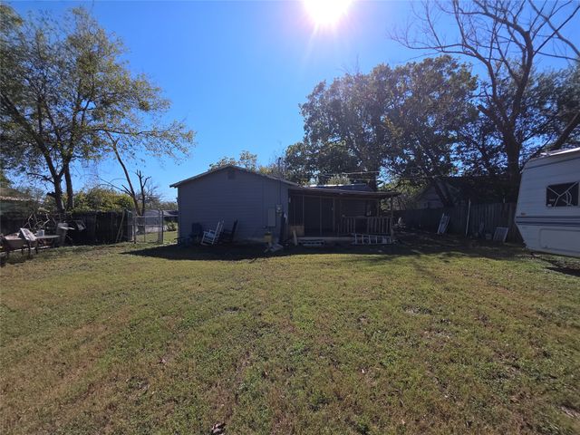409 E Houston Street, Mexia, TX 76667