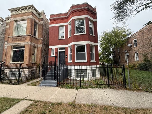 3906 W Flournoy Street, Chicago, IL 60624