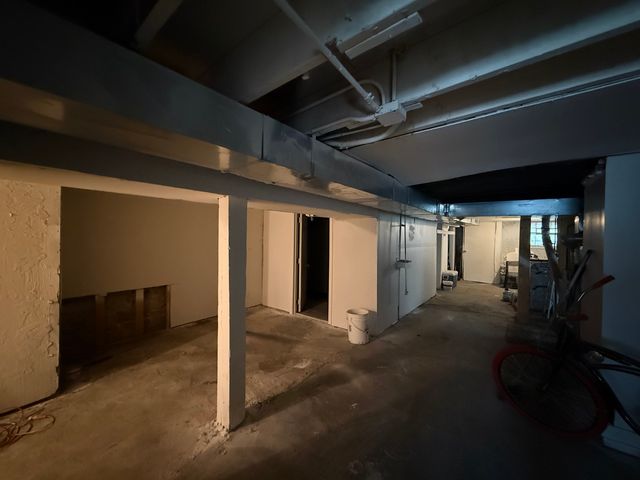 3906 W Flournoy Street, Chicago, IL 60624