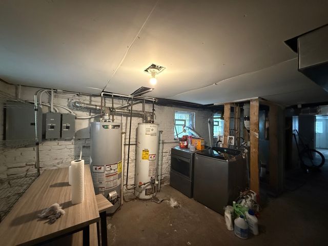 3906 W Flournoy Street, Chicago, IL 60624