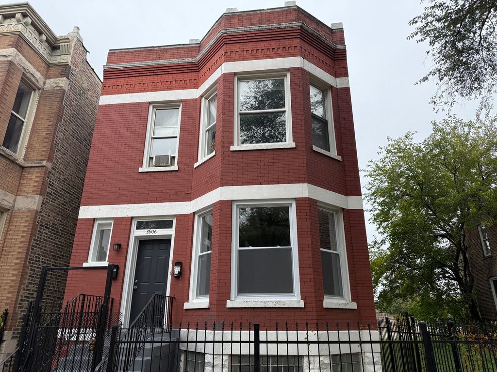 3906 W Flournoy Street, Chicago, IL 60624