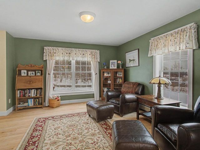 2 Sleepy Hollow Road, Essex, VT 05452