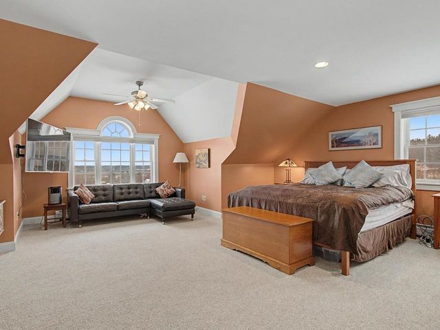 2 Sleepy Hollow Road, Essex, VT 05452