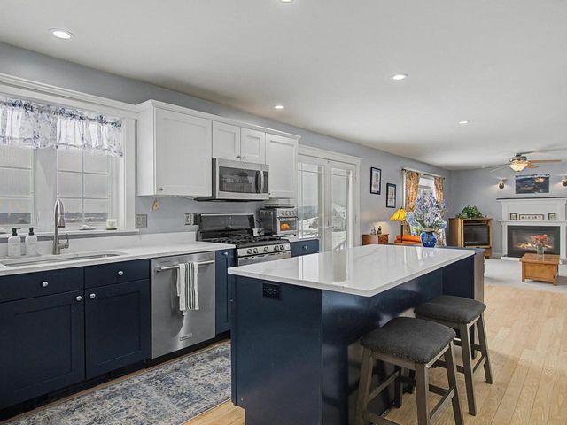 2 Sleepy Hollow Road, Essex, VT 05452