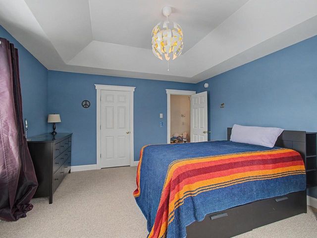 2 Sleepy Hollow Road, Essex, VT 05452