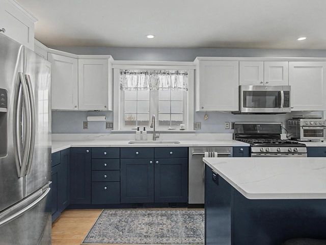 2 Sleepy Hollow Road, Essex, VT 05452