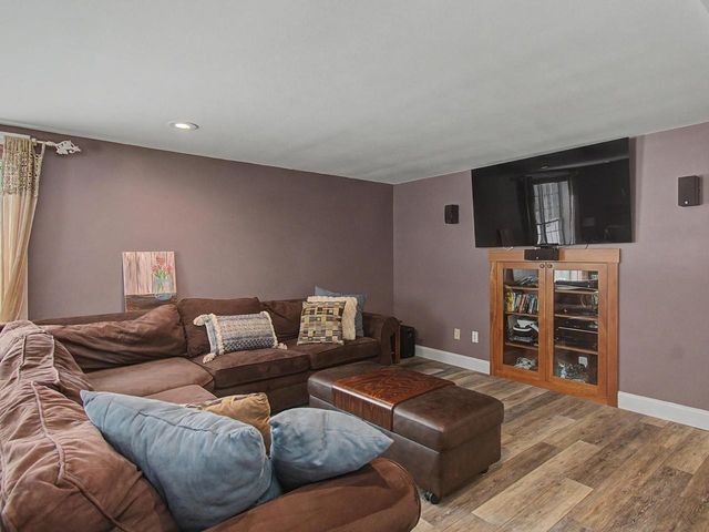 2 Sleepy Hollow Road, Essex, VT 05452