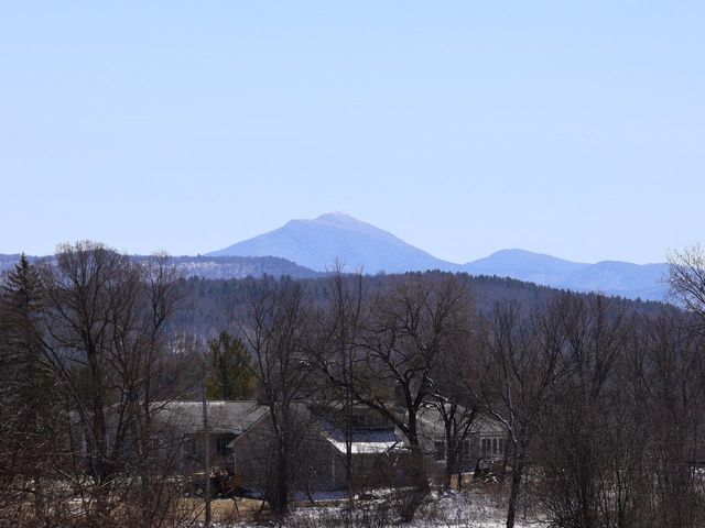 2 Sleepy Hollow Road, Essex, VT 05452