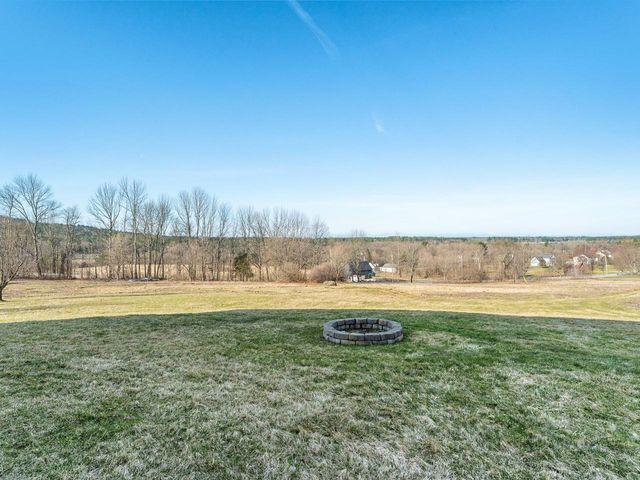 2 Sleepy Hollow Road, Essex, VT 05452