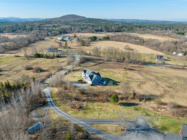 2 Sleepy Hollow Road, Essex, VT 05452
