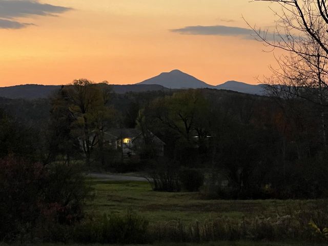 2 Sleepy Hollow Road, Essex, VT 05452