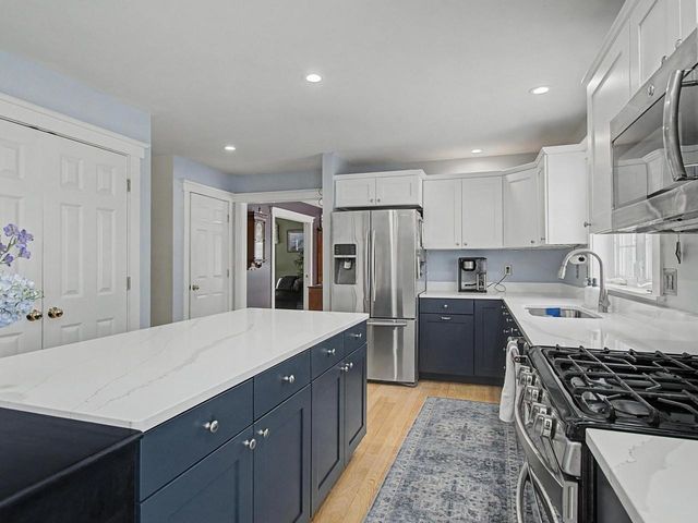 2 Sleepy Hollow Road, Essex, VT 05452