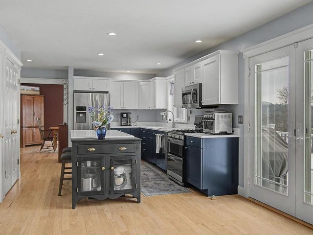 2 Sleepy Hollow Road, Essex, VT 05452