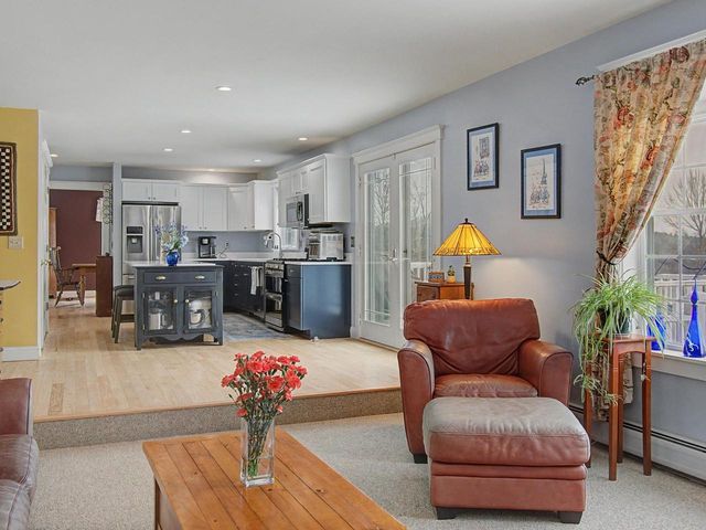 2 Sleepy Hollow Road, Essex, VT 05452