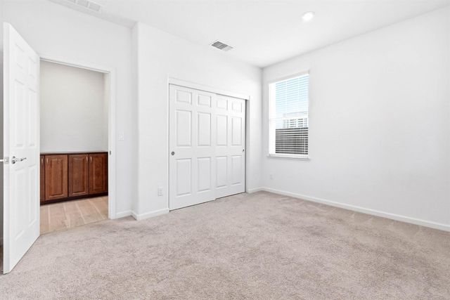 7487 Amonde Way, Elk Grove, CA 95757