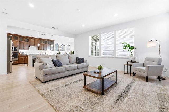 7487 Amonde Way, Elk Grove, CA 95757
