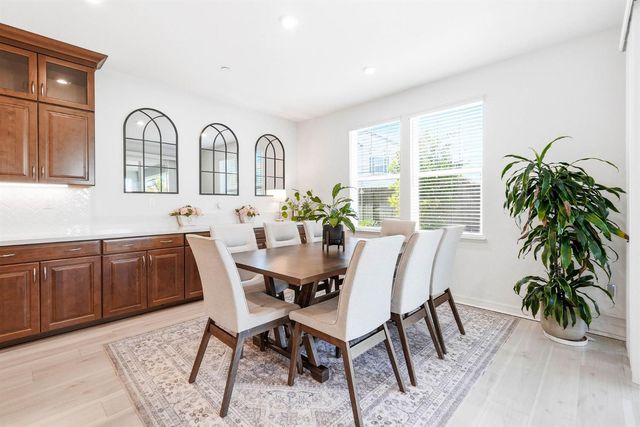 7487 Amonde Way, Elk Grove, CA 95757