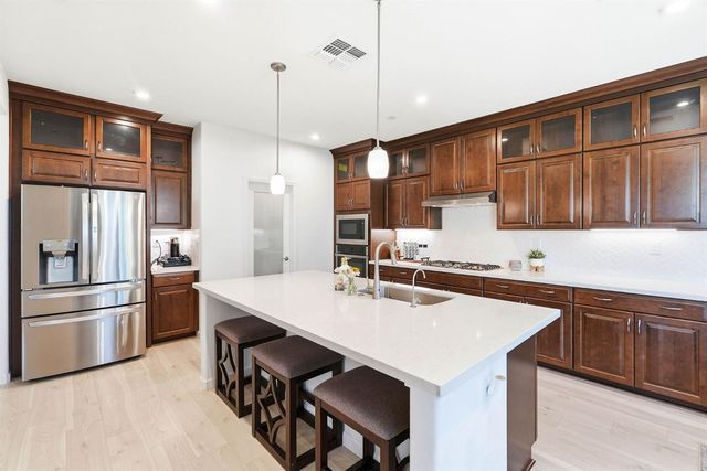 7487 Amonde Way, Elk Grove, CA 95757