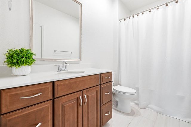7487 Amonde Way, Elk Grove, CA 95757