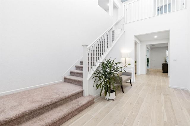 7487 Amonde Way, Elk Grove, CA 95757