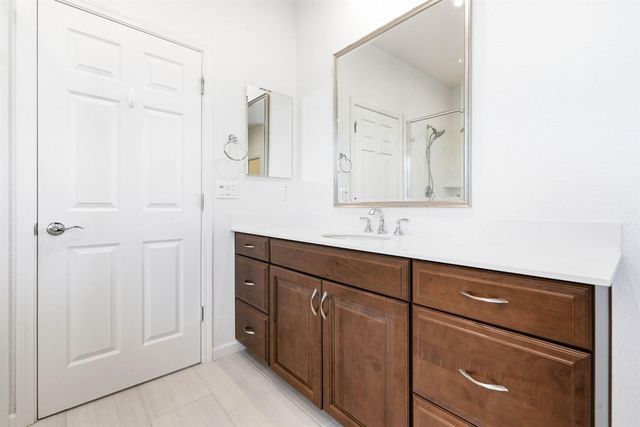 7487 Amonde Way, Elk Grove, CA 95757