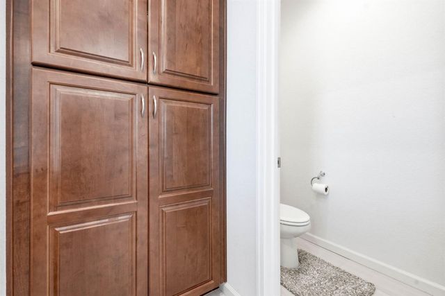 7487 Amonde Way, Elk Grove, CA 95757