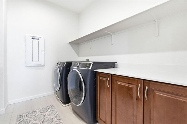 7487 Amonde Way, Elk Grove, CA 95757
