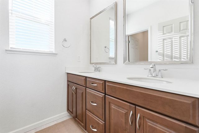 7487 Amonde Way, Elk Grove, CA 95757