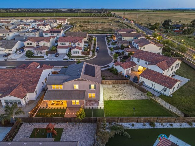 7487 Amonde Way, Elk Grove, CA 95757
