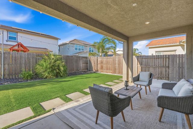 7487 Amonde Way, Elk Grove, CA 95757