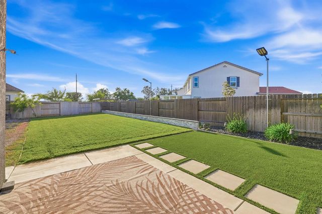 7487 Amonde Way, Elk Grove, CA 95757